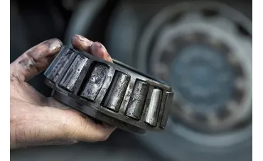 Łożyska w maszynach rolniczych – klucz do niezawodności w trudnych warunkach