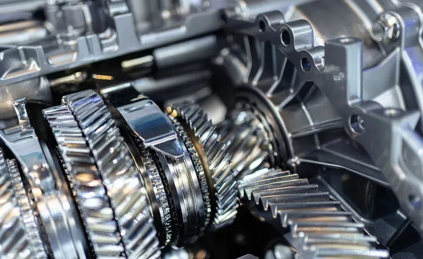 Koła zębate w skrzyni biegów – jak wpływają na płynność pracy pojazdu?